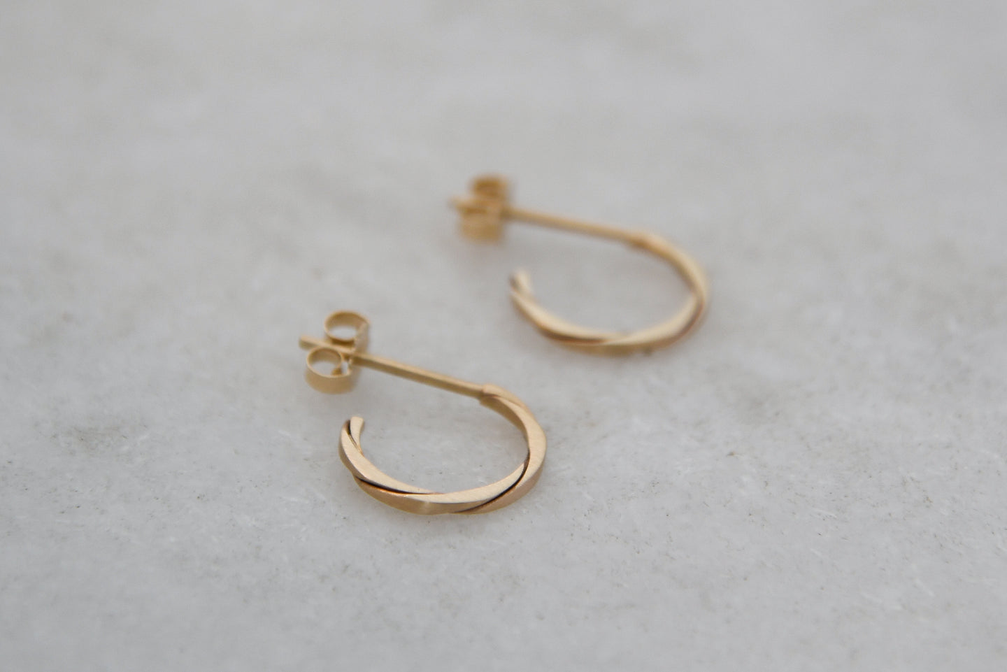 Twist Gold Hoops. Recycled gold earrings. Eco-Friendly jewelry