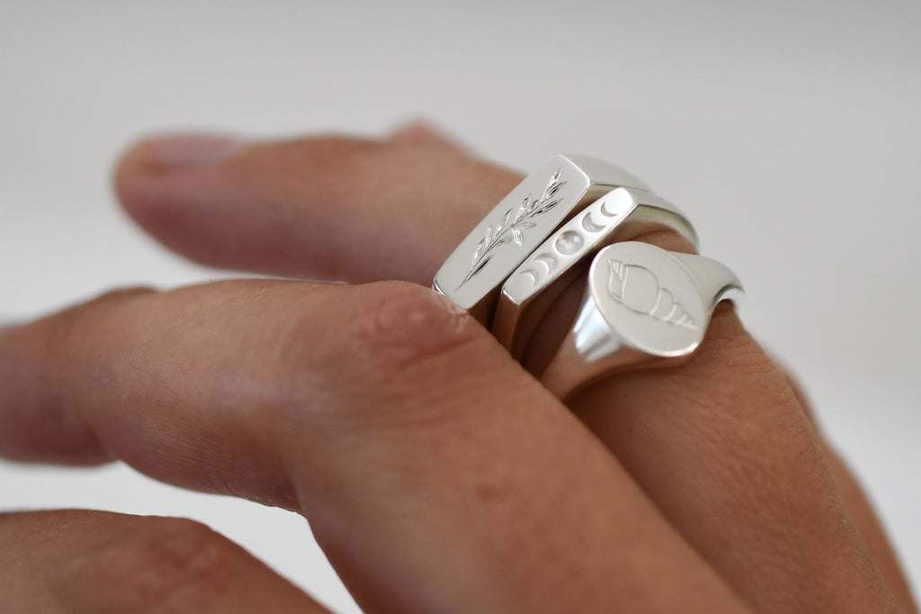 Personalising your jewellery, laser vs. hand engraving