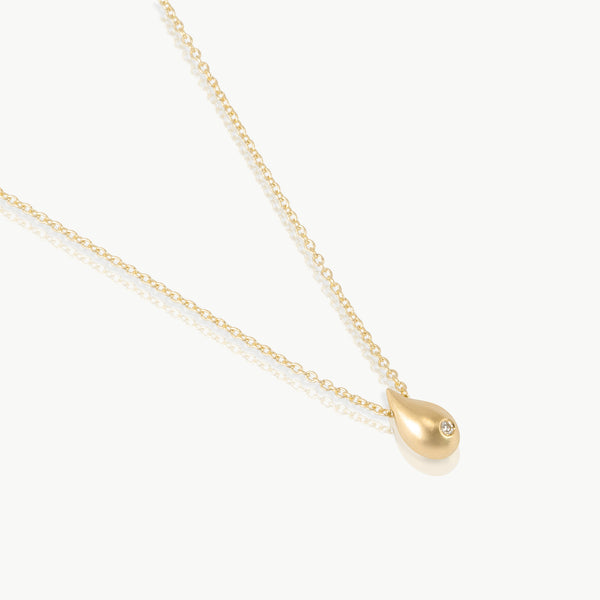 Droplet Gold Pendant in Fairmined eco-friendly gold with lab-grown diamond
