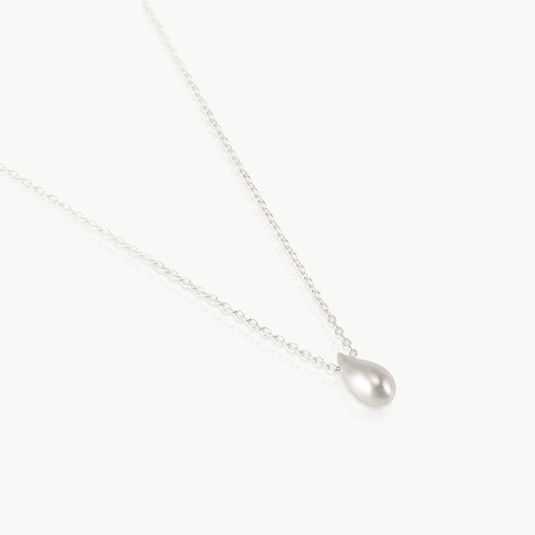 Silver waterdrop pendant necklace 