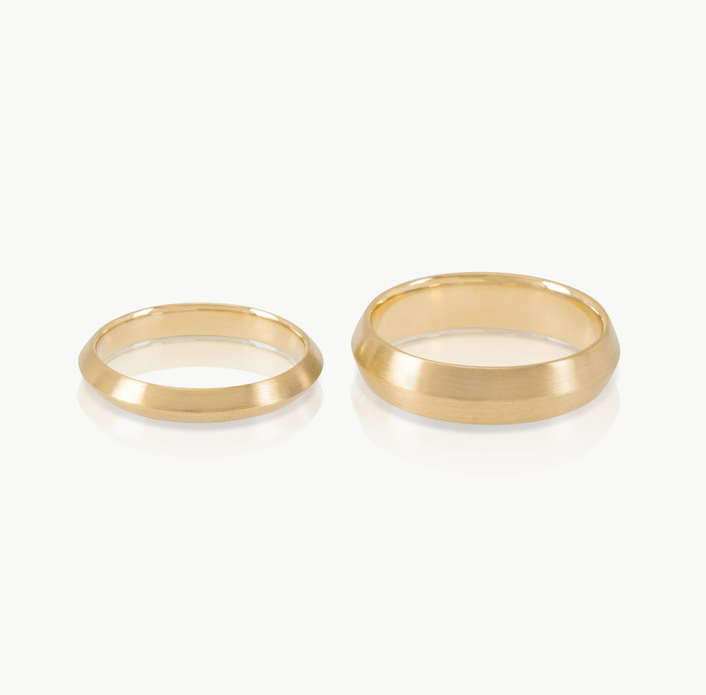 Knife Edge eco-conscious recycled gold wedding band available in different widths